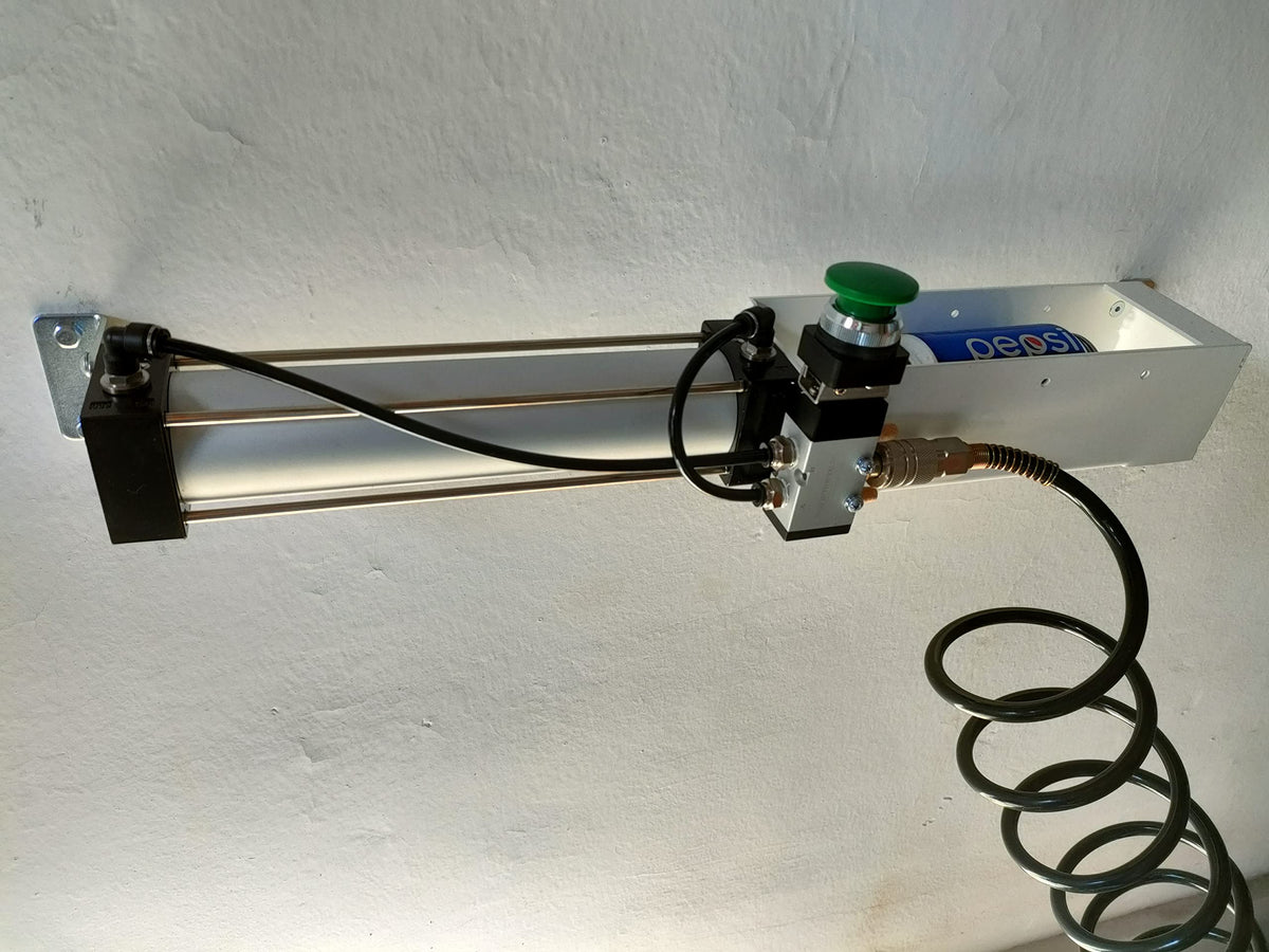 Wall Mounted Can Crusher With Pneumatic Cylinder C973113