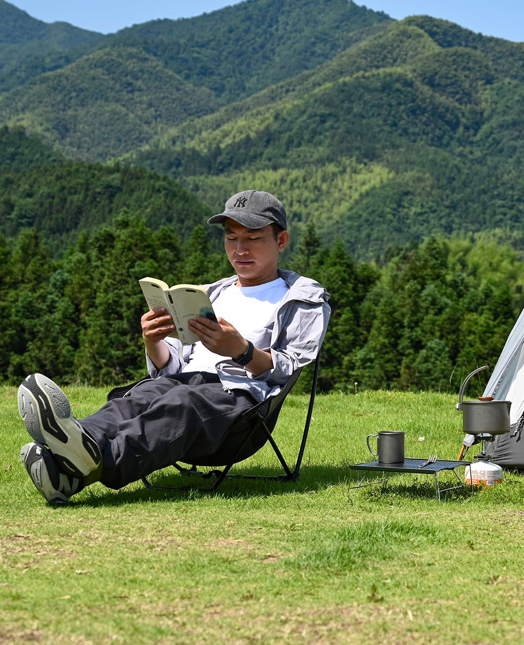 Ultralight Compact Folding Table Z88950